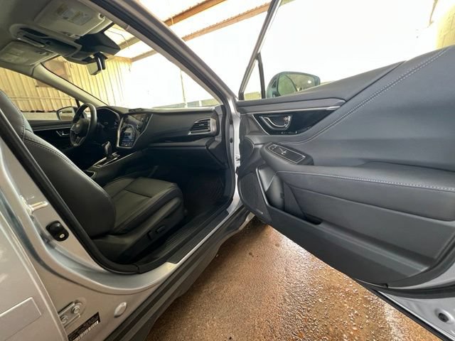 Used 2025 Subaru Outback Limited AWD/4WD image 24