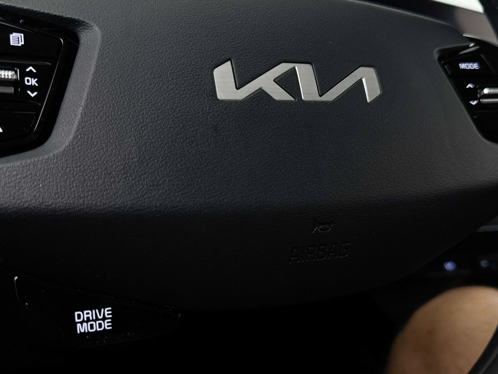 Certified 2025 Kia Niro EX FWD image 9