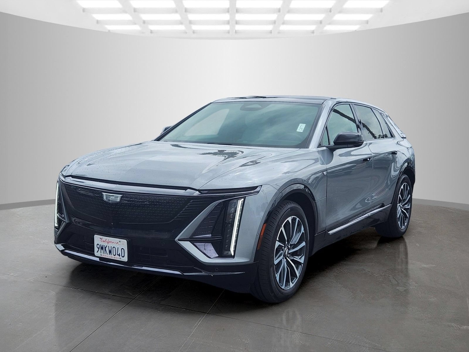 Used 2024 Cadillac Lyriq Sport AWD/4WD image 3