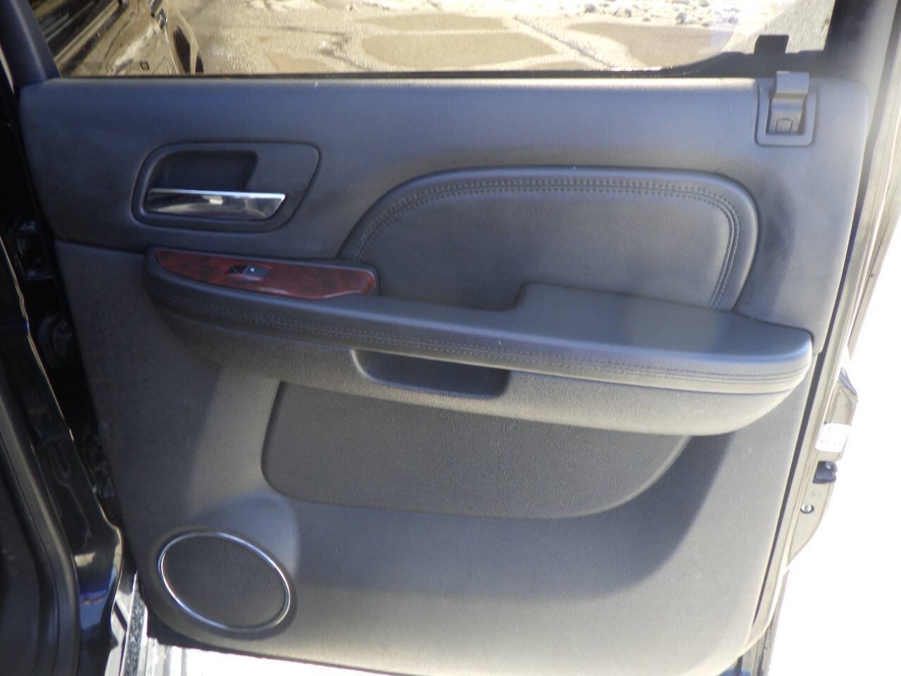 Used 2012 Cadillac Escalade ESV Premium AWD/4WD image 18