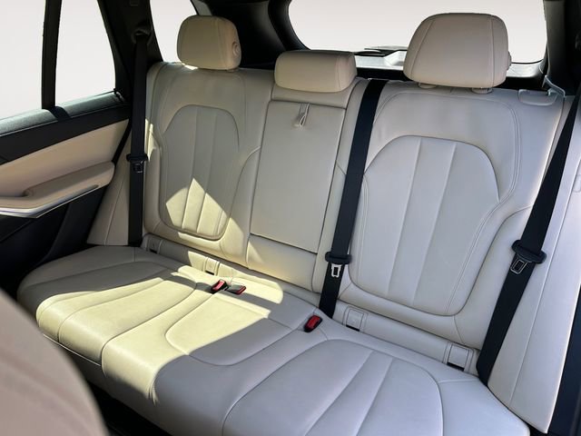Used 2022 BMW X5 sDrive40i w/ Premium Package RWD image 13