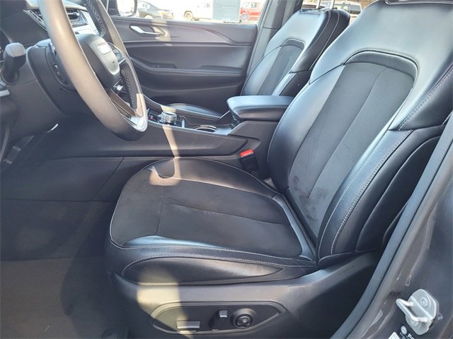 Certified 2024 Jeep Grand Cherokee L Laredo image 15