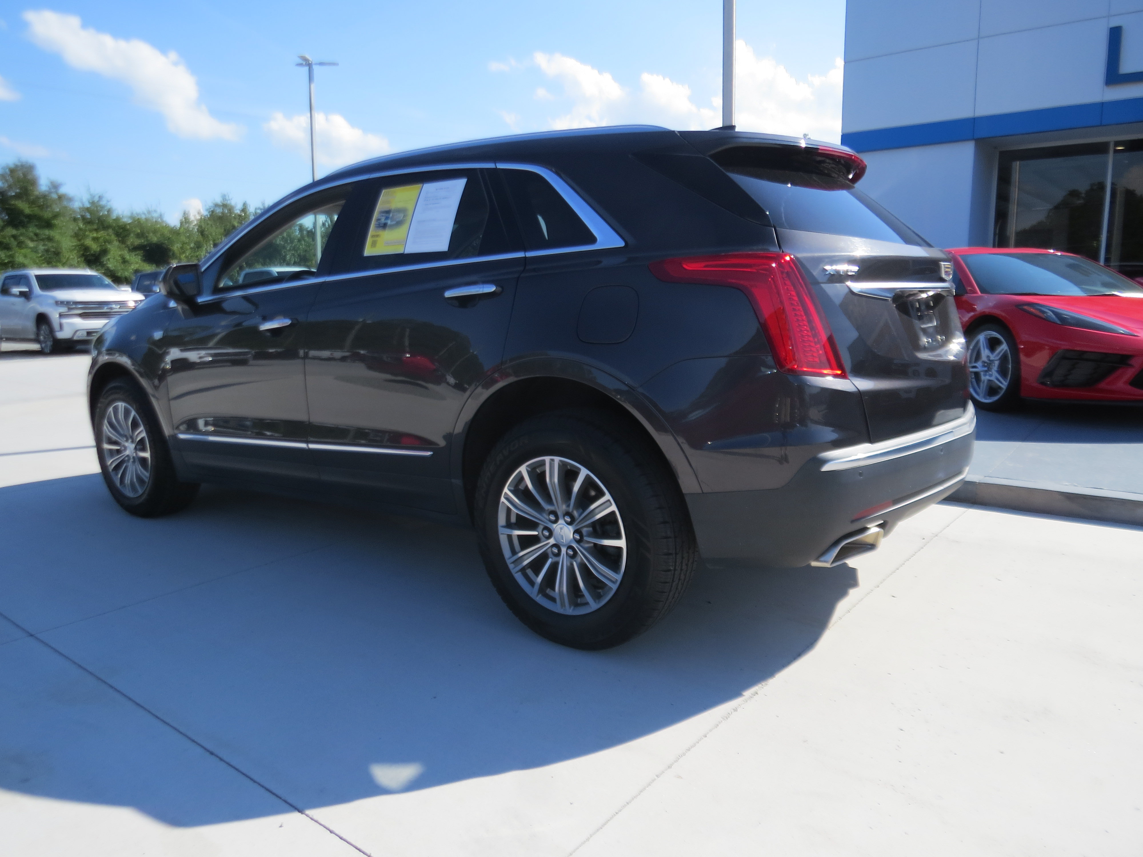 Certified 2017 Cadillac XT5 Luxury w/ Driver Awareness Package FWD image 3