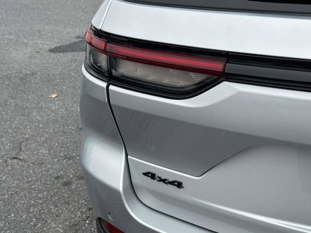 Used 2022 Jeep Grand Cherokee Altitude image 30