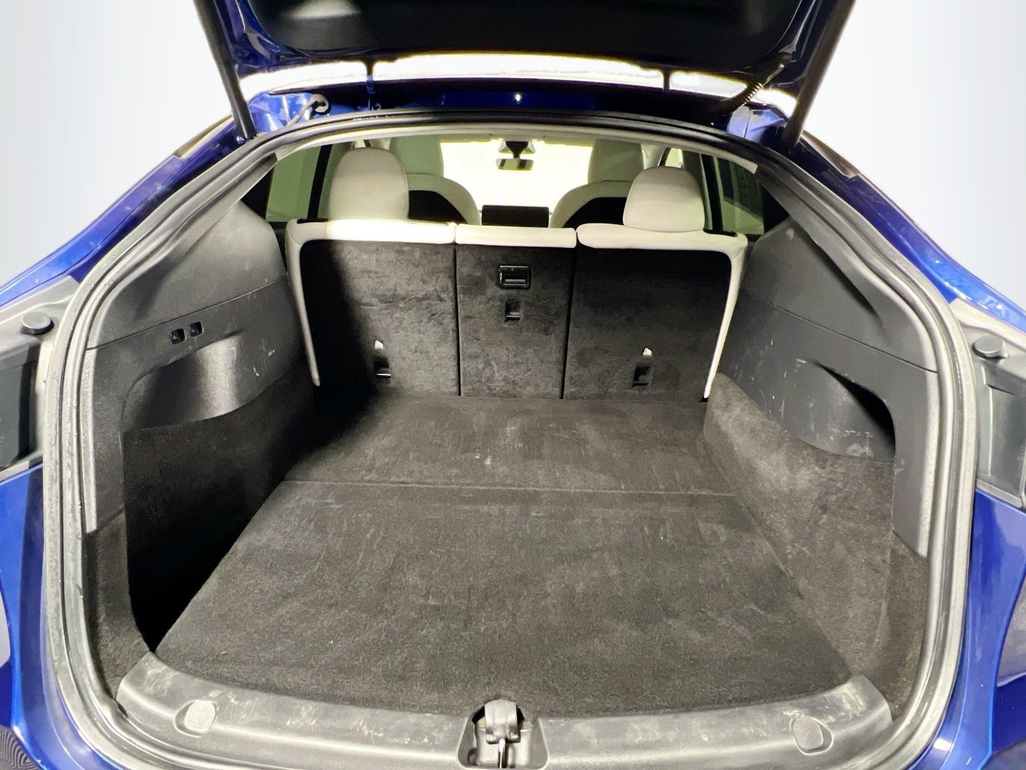 Used 2022 Tesla Model Y Long Range image 33