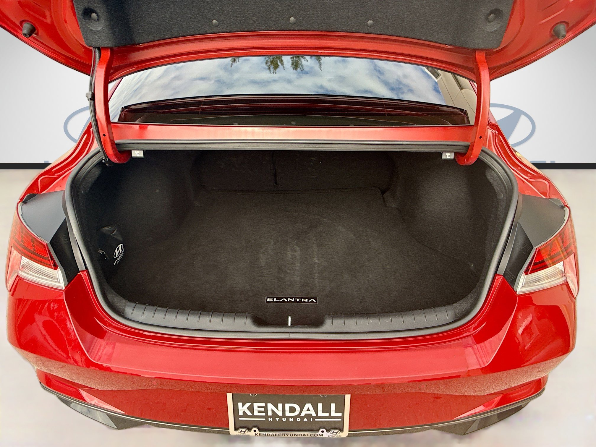 Used 2023 Hyundai Elantra Limited image 25