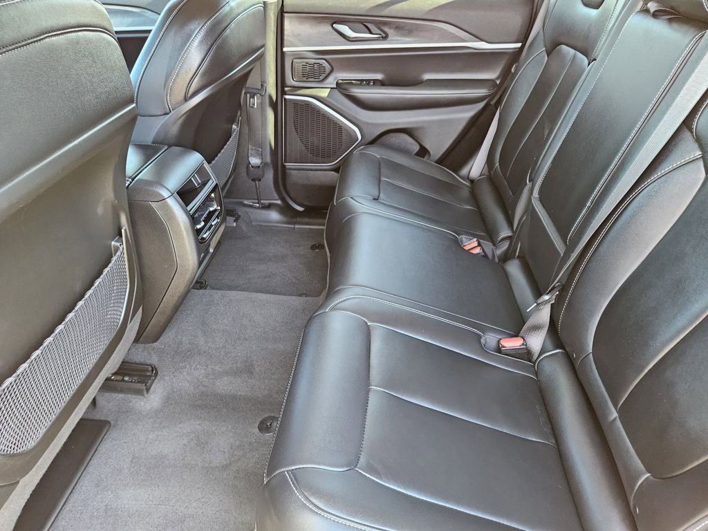 Used 2022 Jeep Grand Cherokee Limited AWD/4WD image 37