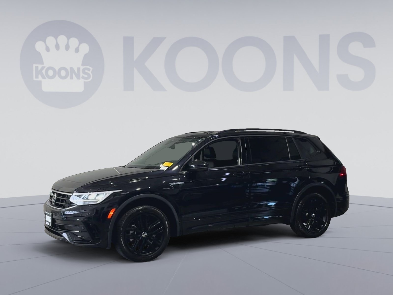 Used 2022 Volkswagen Tiguan SE R-Line AWD/4WD image 5