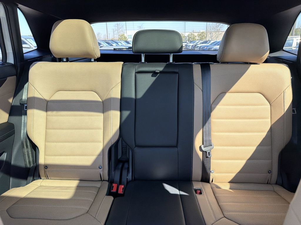 New 2026 Volkswagen Atlas Cross Sport SEL R-Line image 32