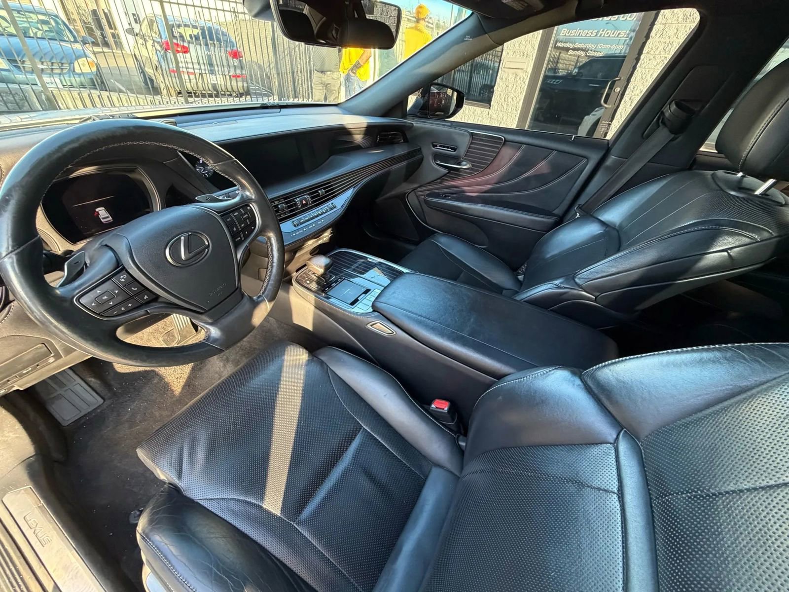 Used 2018 Lexus LS 500 AWD w/ Accessory Package (Z2) image 31