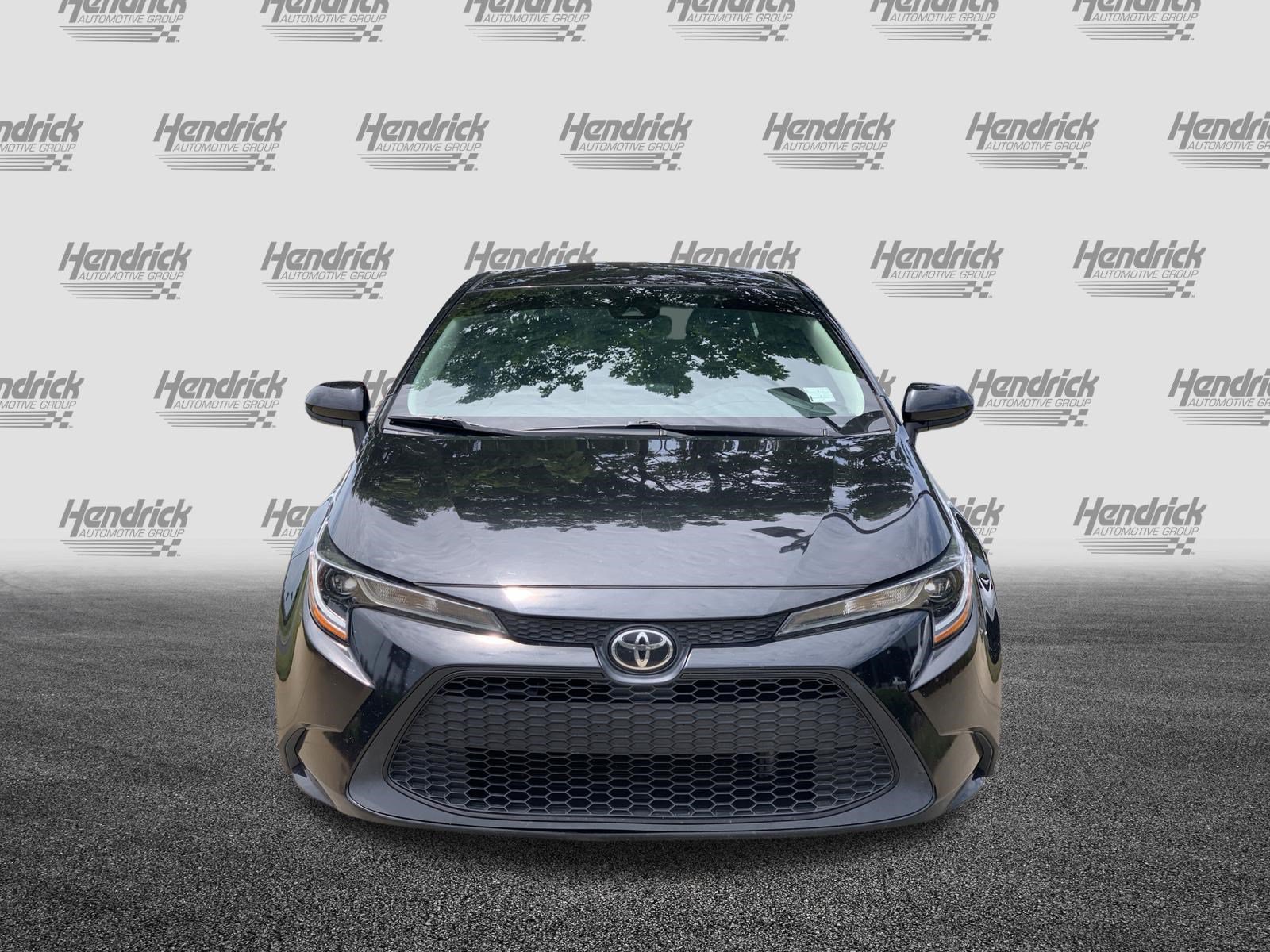 Used 2021 Toyota Corolla LE FWD image 3
