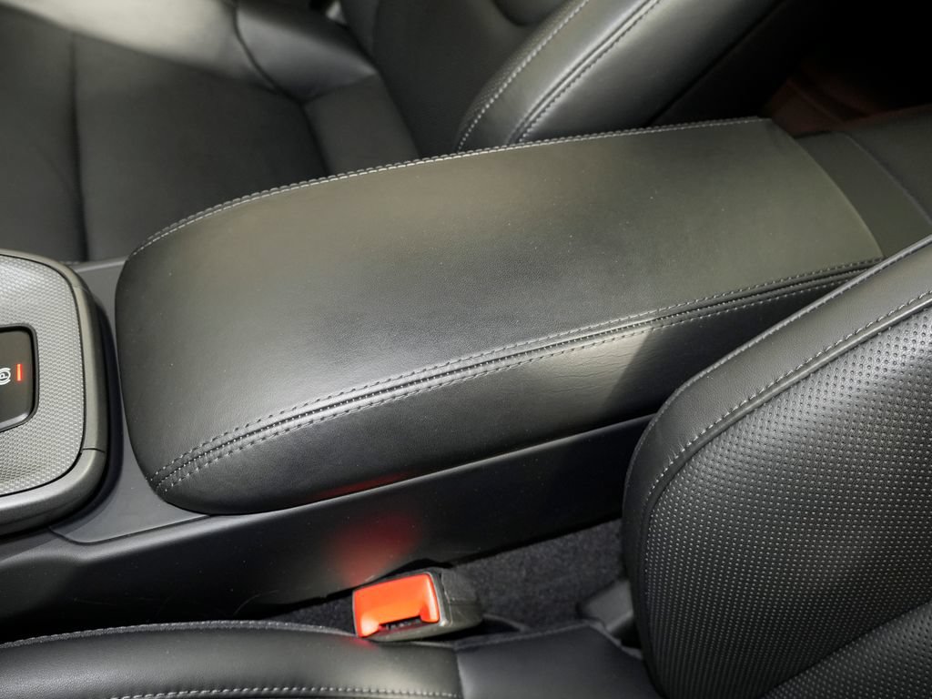 Certified 2025 Porsche 911 Carrera RWD image 43