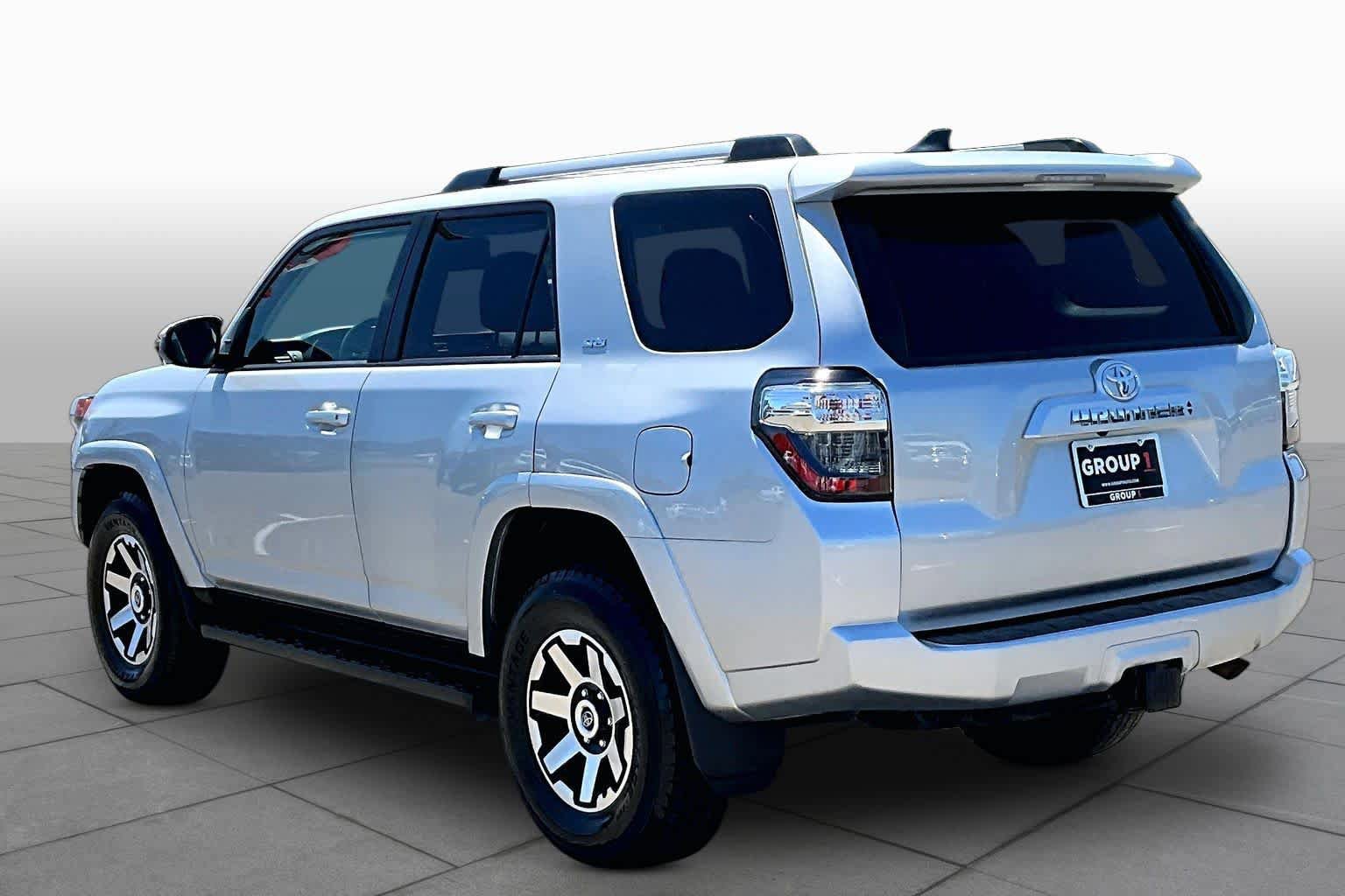 Used 2021 Toyota 4Runner SR5 AWD/4WD image 11