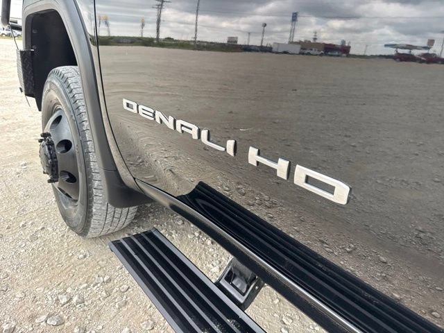 Used 2023 GMC Sierra 3500 Denali w/ Denali Ultimate Package AWD/4WD image 12