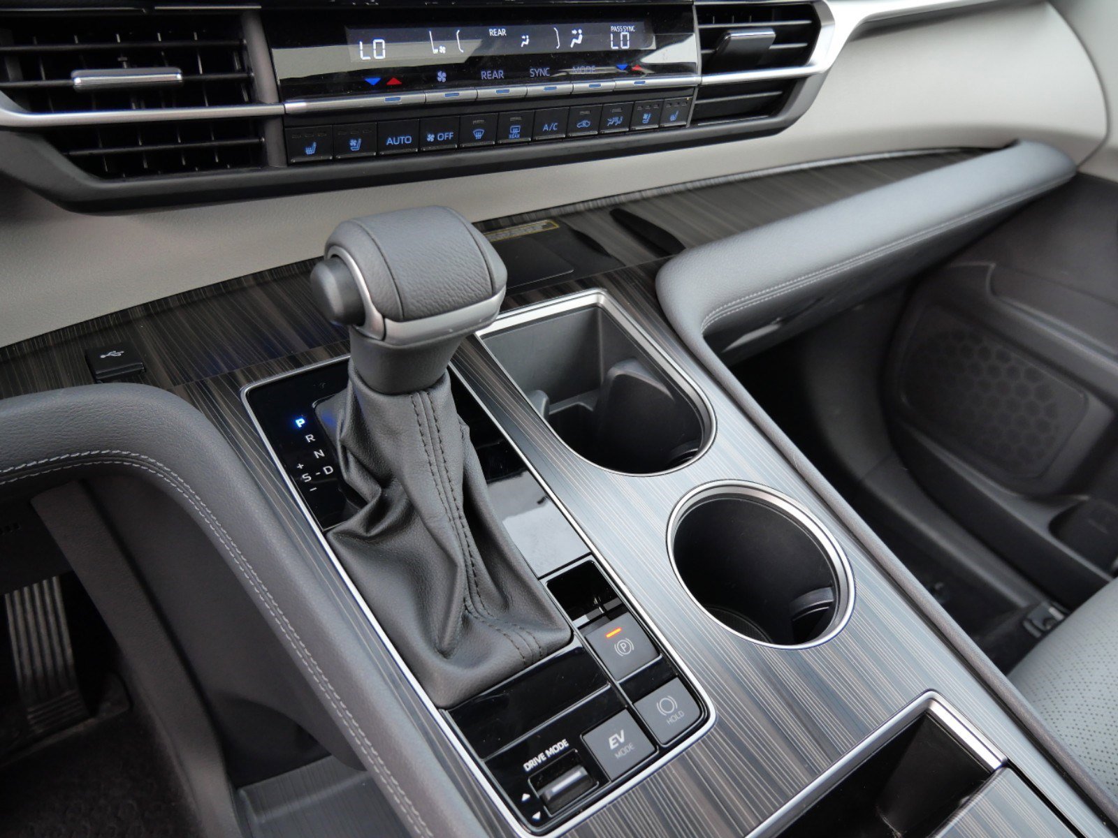 New 2023 Toyota Sienna Limited image 23