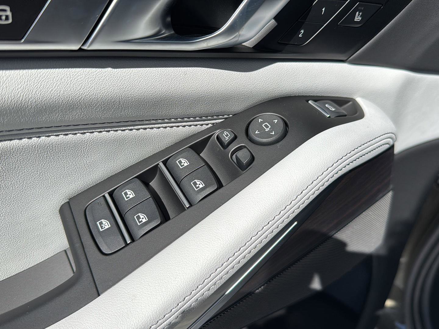 New 2026 BMW X5 M60i image 27