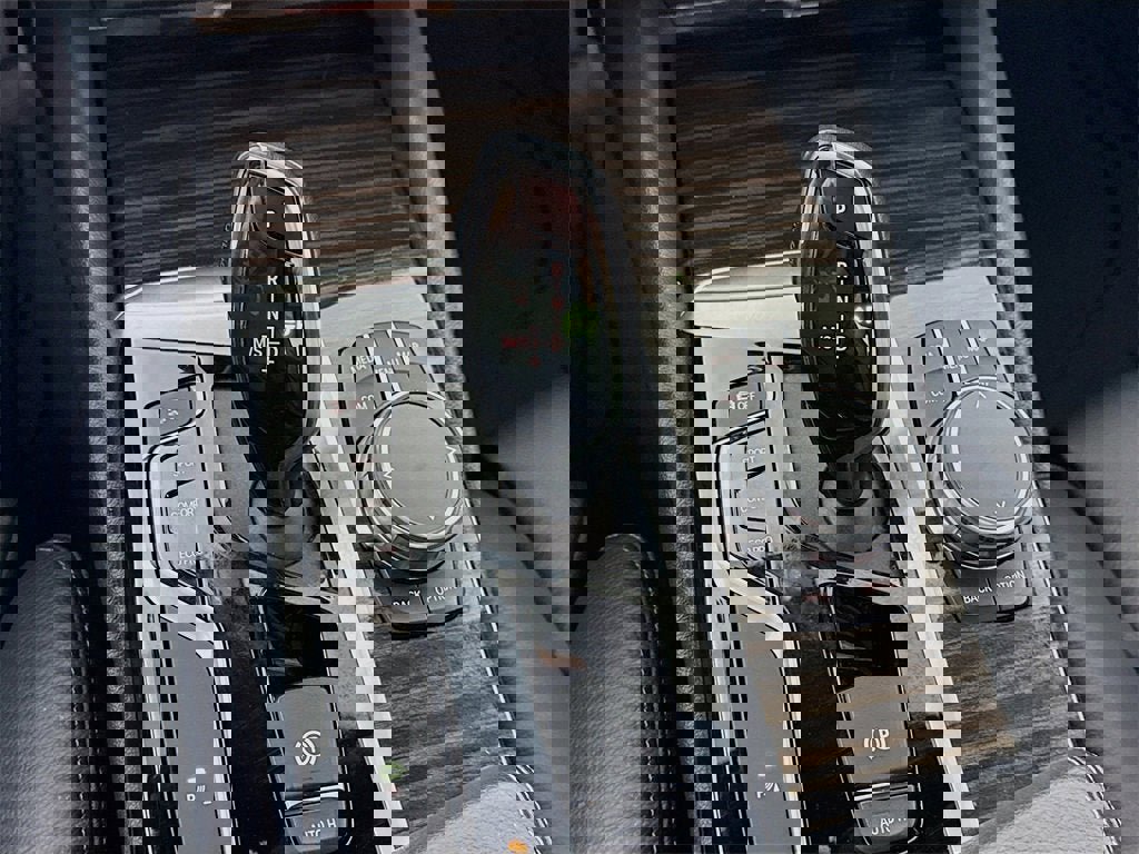 Used 2019 BMW 530i xDrive w/ Convenience Package image 11