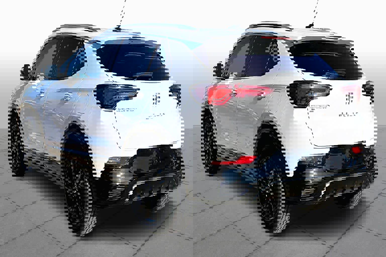 Used 2024 Buick Encore GX Sport Touring image 13