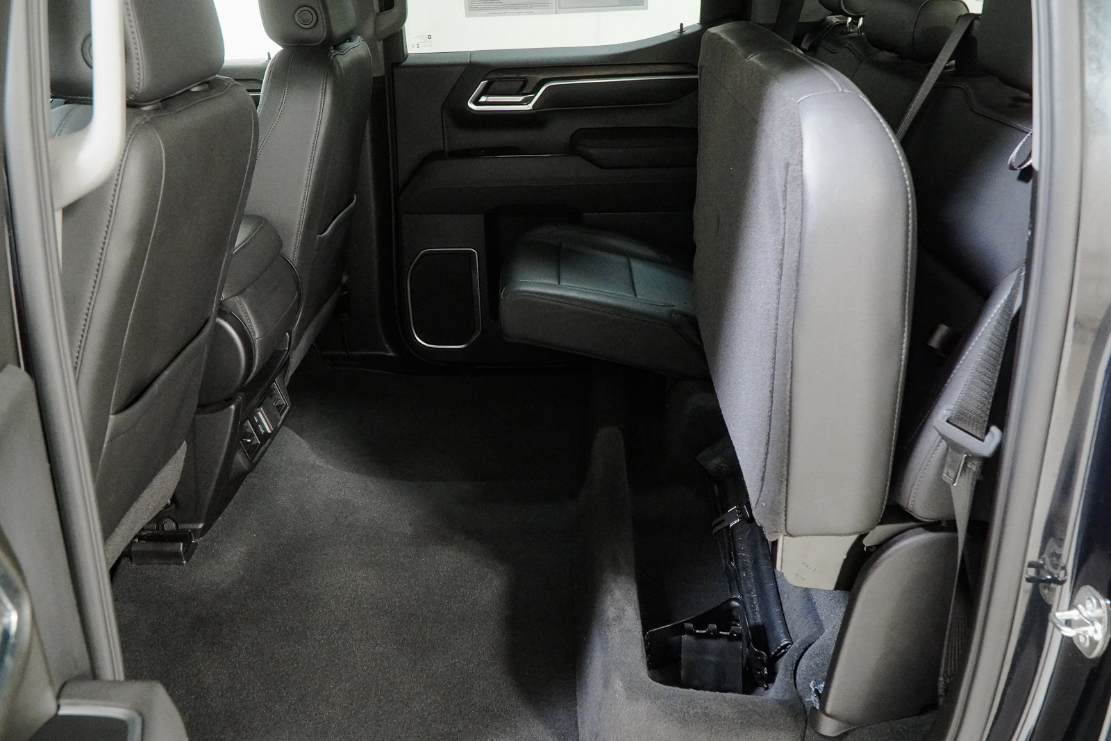 Used 2026 GMC Sierra 1500 SLT AWD/4WD image 46
