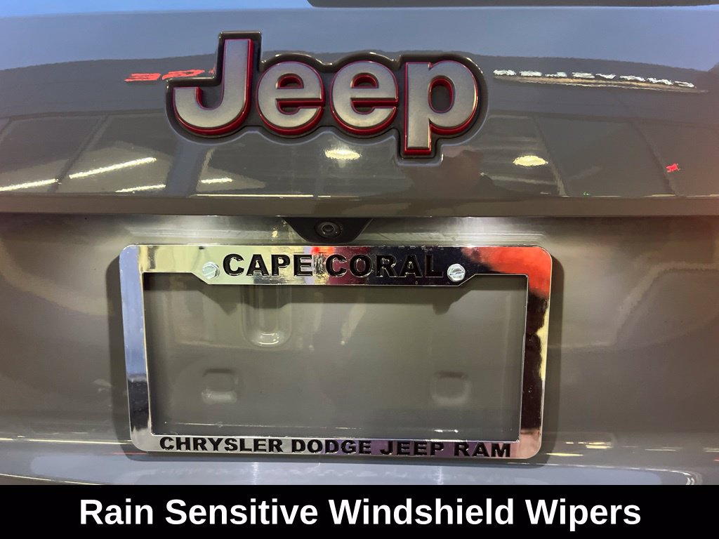 Used 2020 Jeep Grand Cherokee Trailhawk AWD/4WD image 12