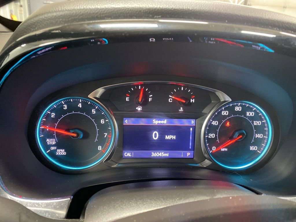 Used 2023 Chevrolet Traverse LT w/ Midnight/Sport Edition image 3