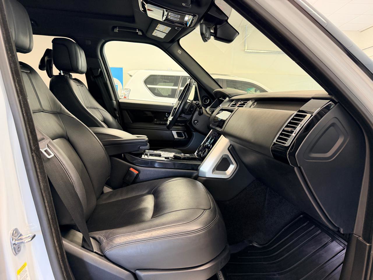 Used 2019 Land Rover Range Rover HSE AWD/4WD image 30