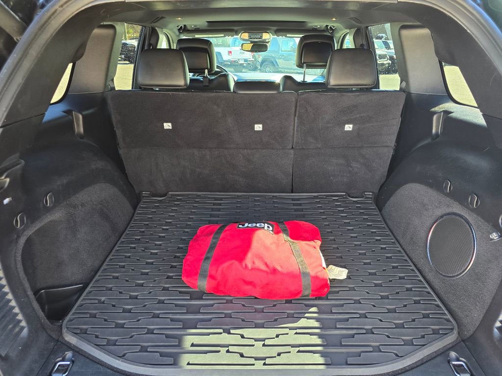 Used 2020 Jeep Grand Cherokee Laredo w/ Quick Order Package 2BN North image 13