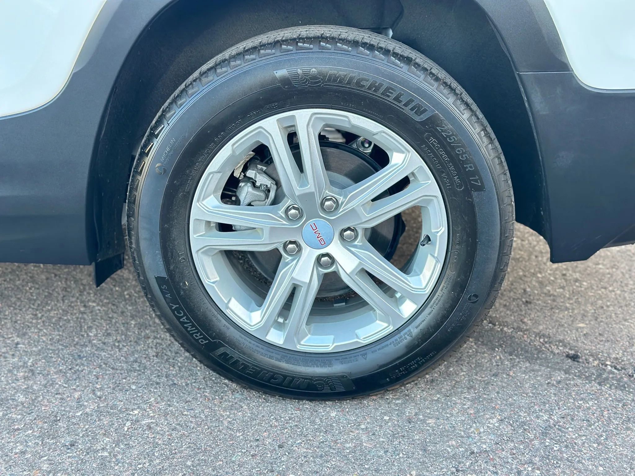 Used 2023 GMC Terrain SLE image 8