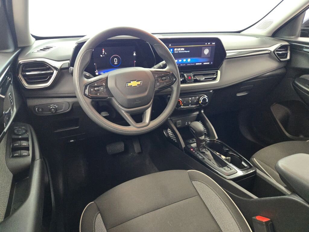 Used 2024 Chevrolet TrailBlazer LT AWD/4WD image 21