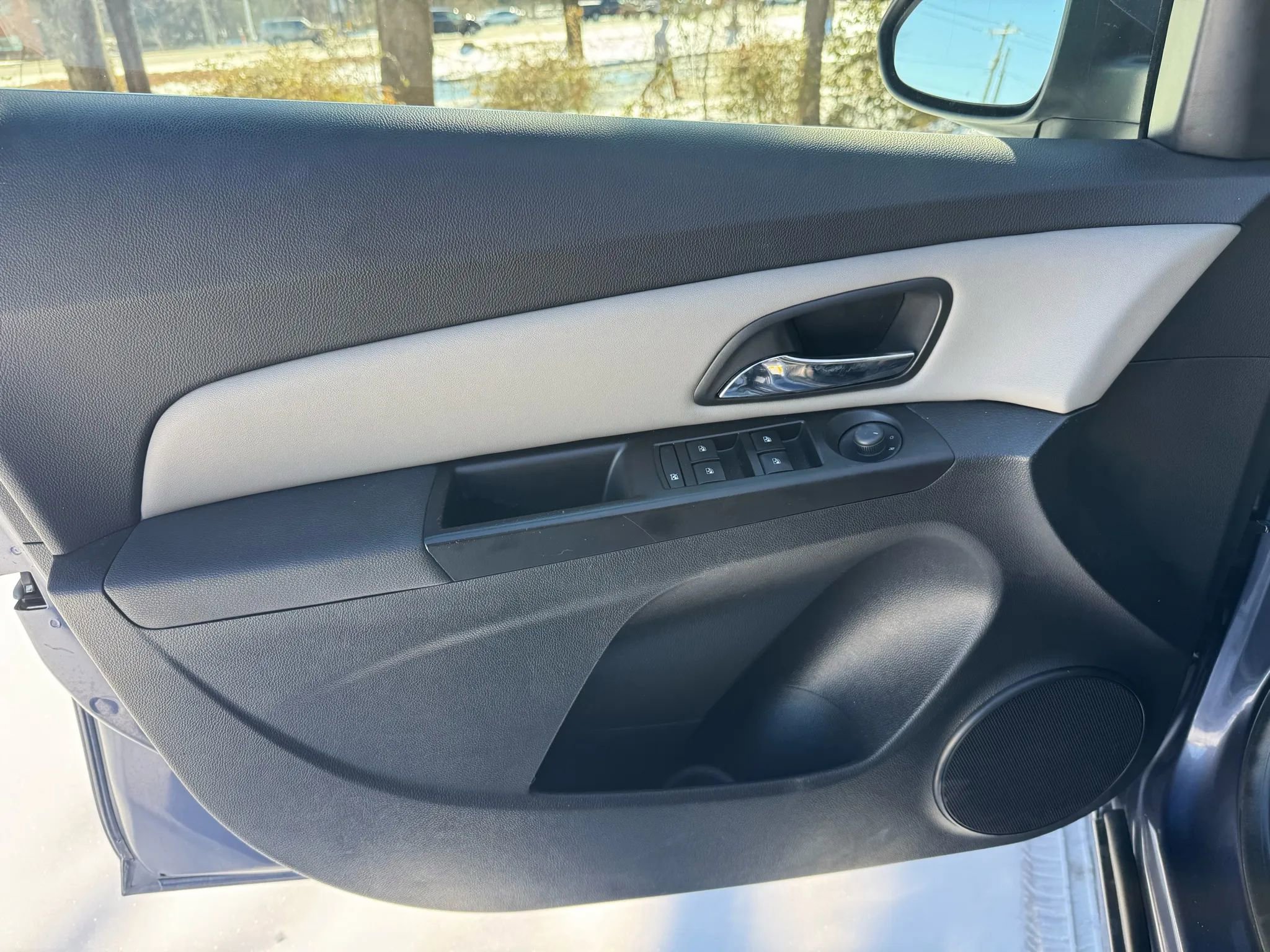 Used 2014 Chevrolet Cruze LT image 17