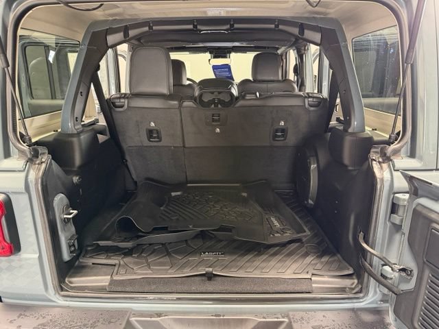 Used 2024 Jeep Wrangler Unlimited Sahara w/ Technology Group AWD/4WD image 29
