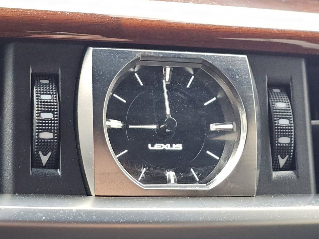 Used 2017 Lexus LX 570 4WD w/ Luxury Package image 16