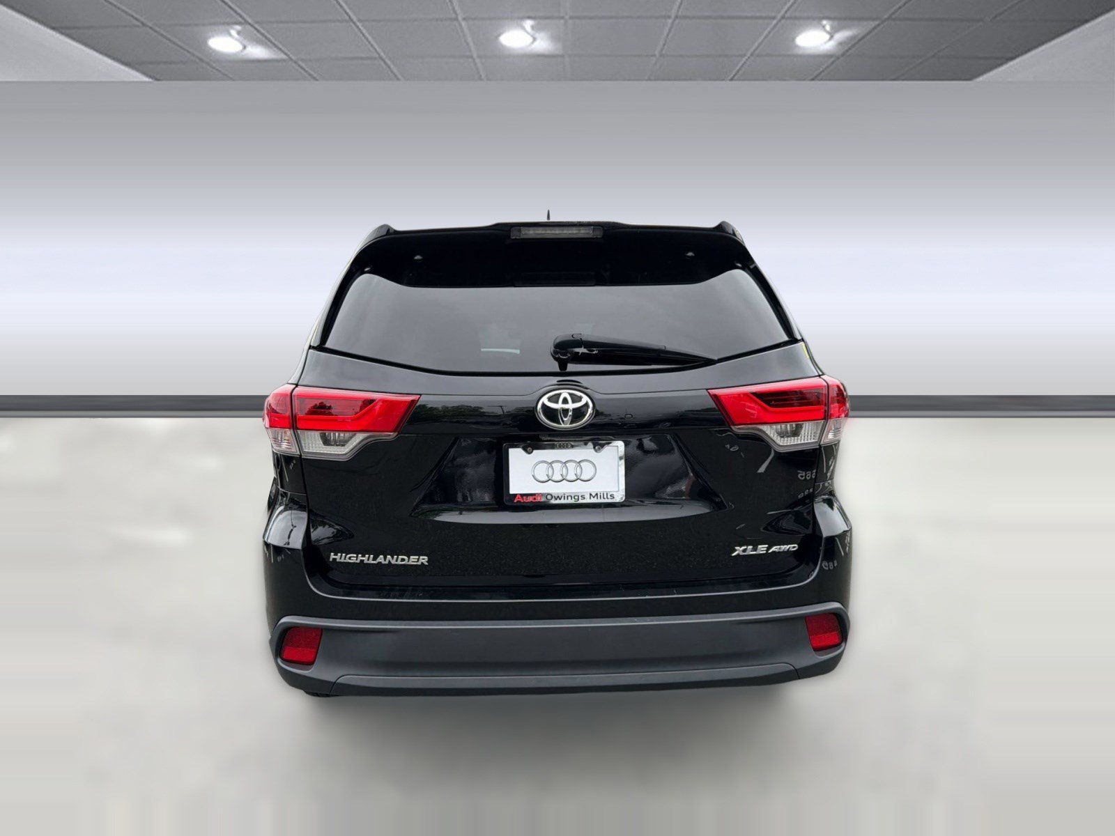 Used 2018 Toyota Highlander XLE AWD/4WD image 10