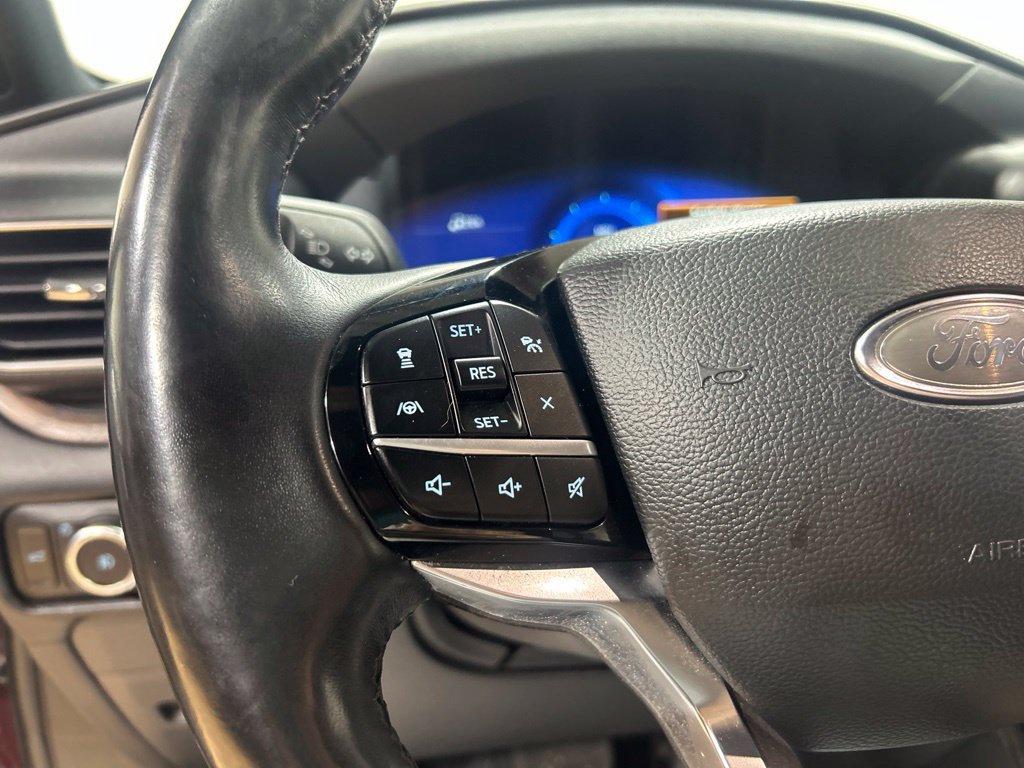 Used 2022 Ford Explorer Platinum w/ Equipment Group 601A AWD/4WD image 15