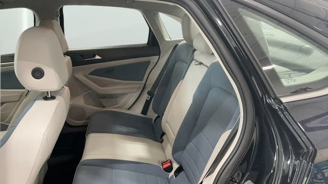 Used 2026 Volkswagen Jetta SE FWD image 15