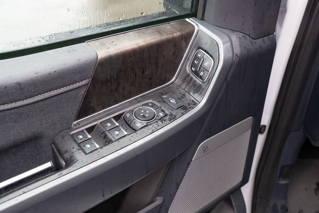 Used 2024 Ford F350 Lariat image 18