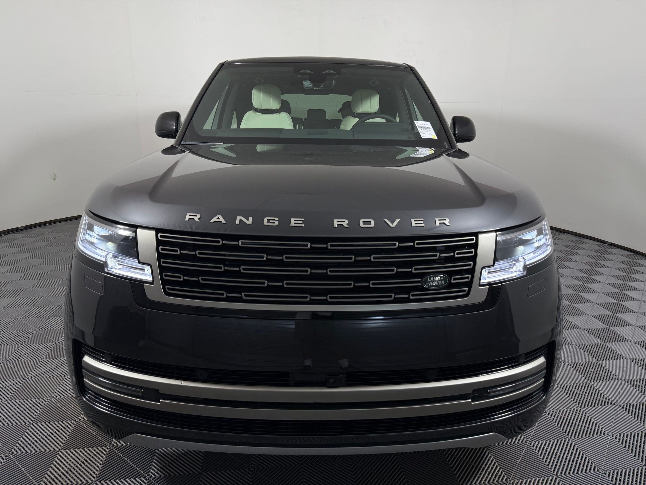 New 2026 Land Rover Range Rover Long Wheelbase SE AWD/4WD image 6