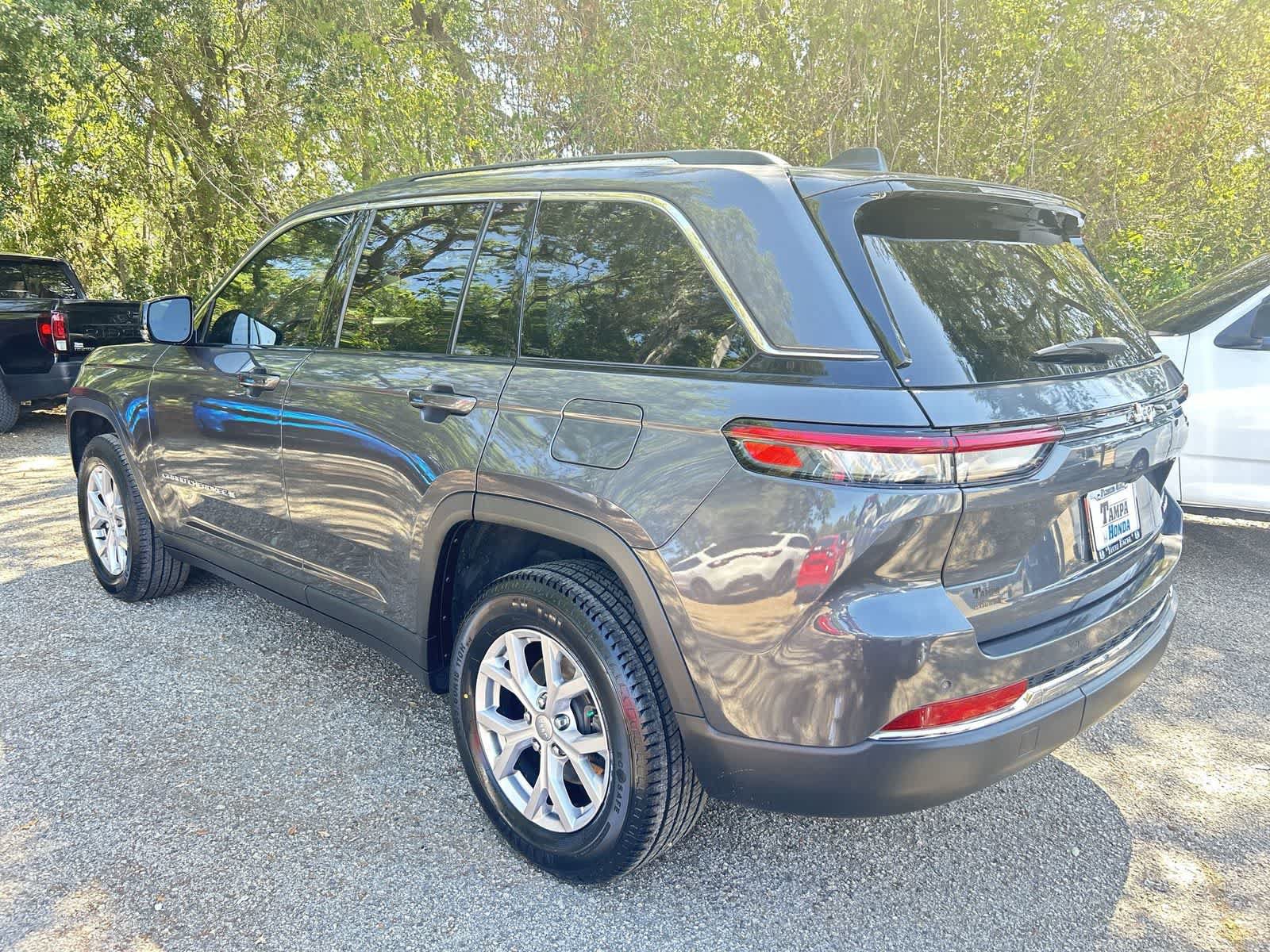 Used 2022 Jeep Grand Cherokee Limited RWD image 6