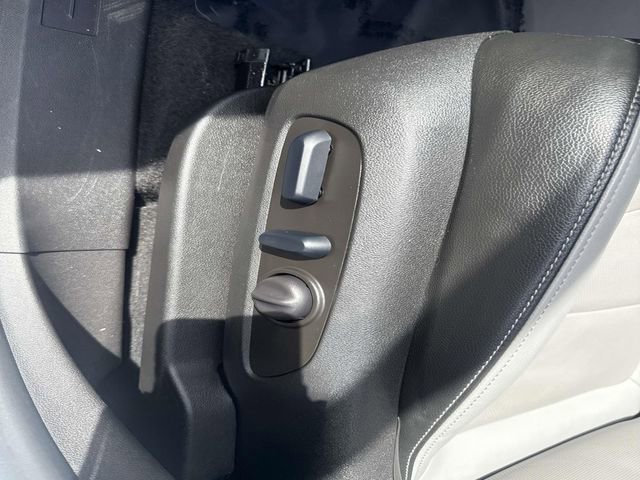 Used 2023 GMC Terrain SLT image 22