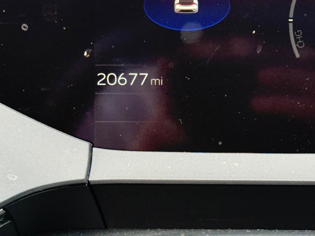 Certified 2025 Toyota Prius XLE image 22