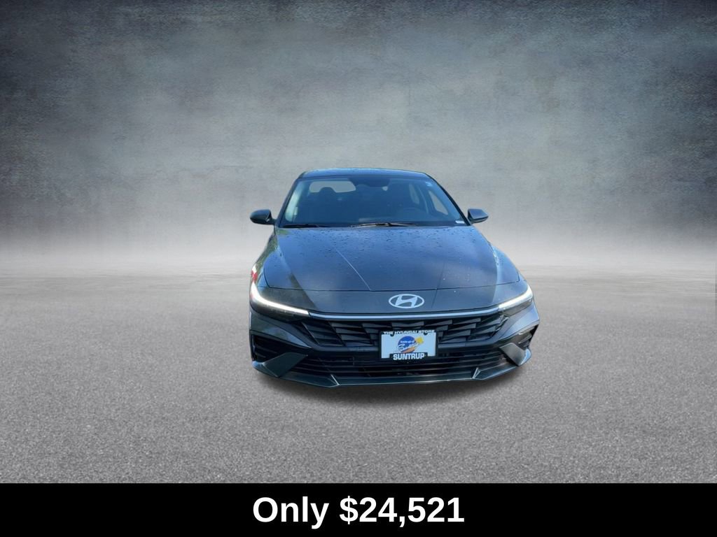 Used 2025 Hyundai Elantra Blue image 4