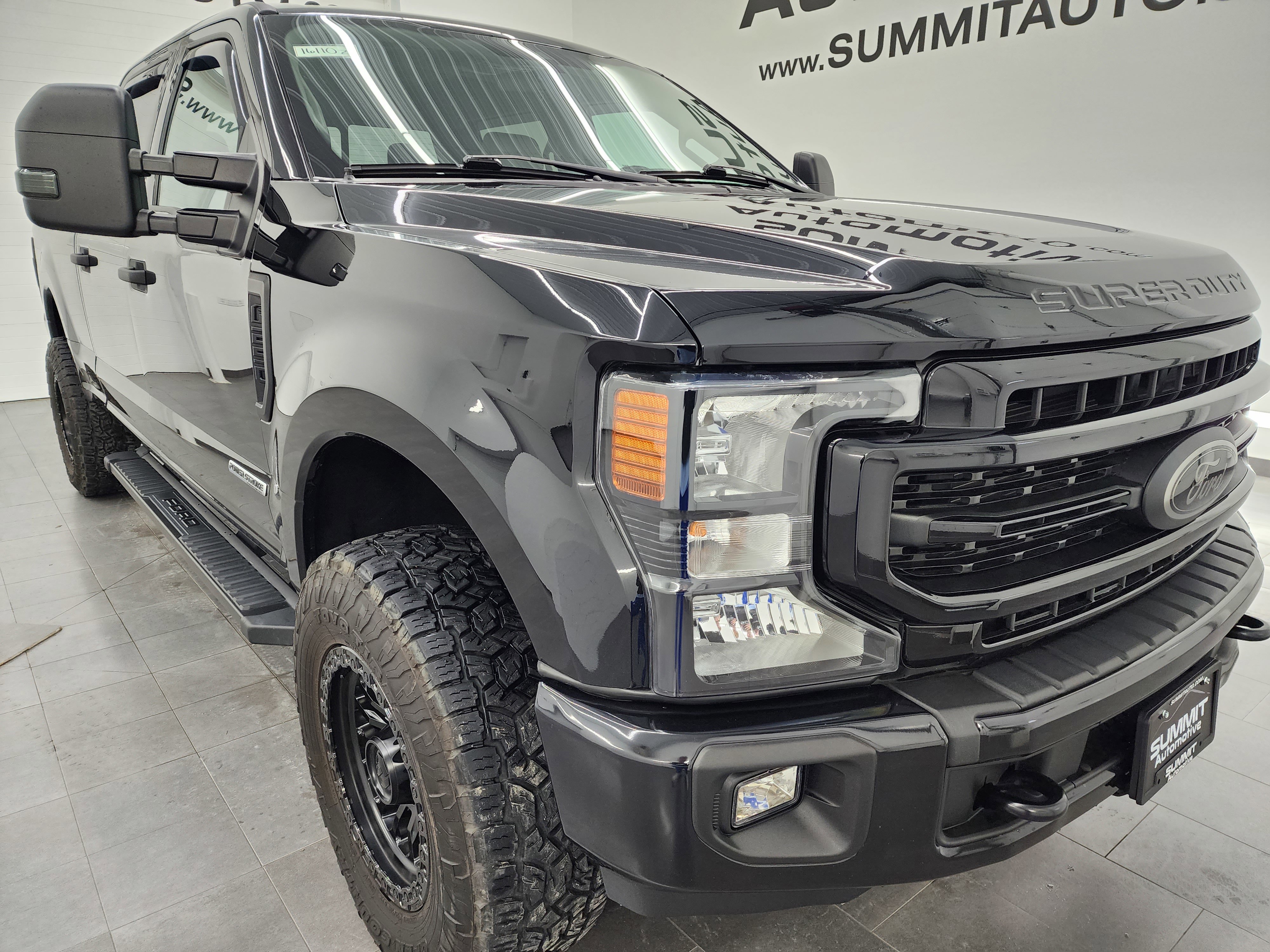 Used 2022 Ford F250 XLT w/ Black Appearance Package image 2
