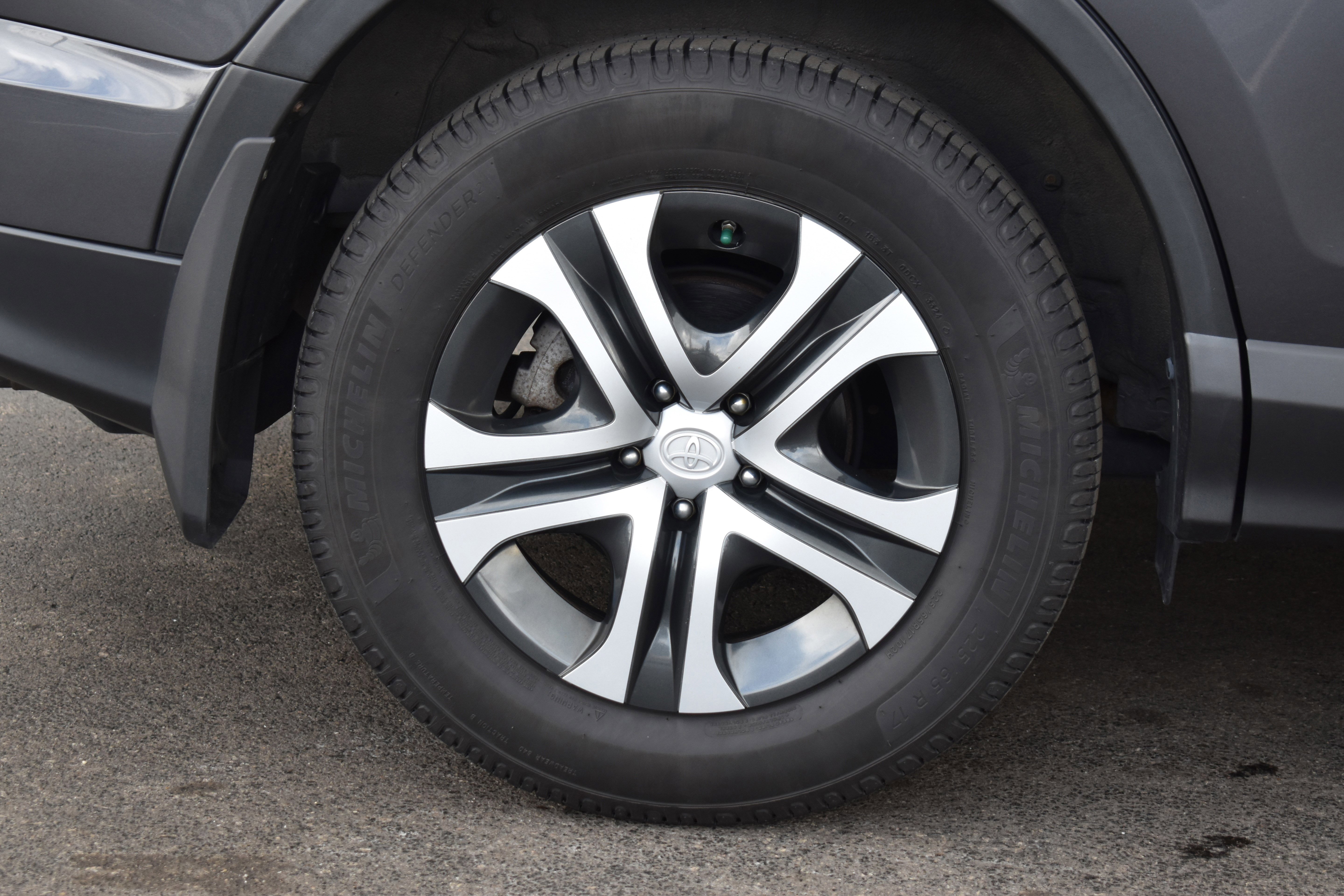 Used 2018 Toyota RAV4 LE w/ All Weather Liner Package image 38