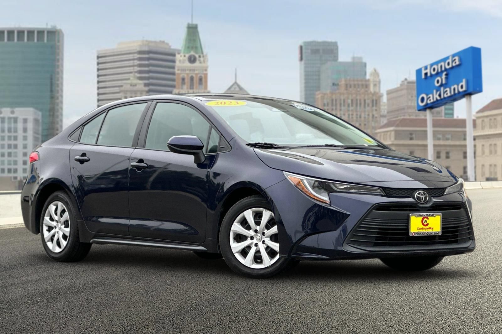 Used 2023 Toyota Corolla LE FWD image 3