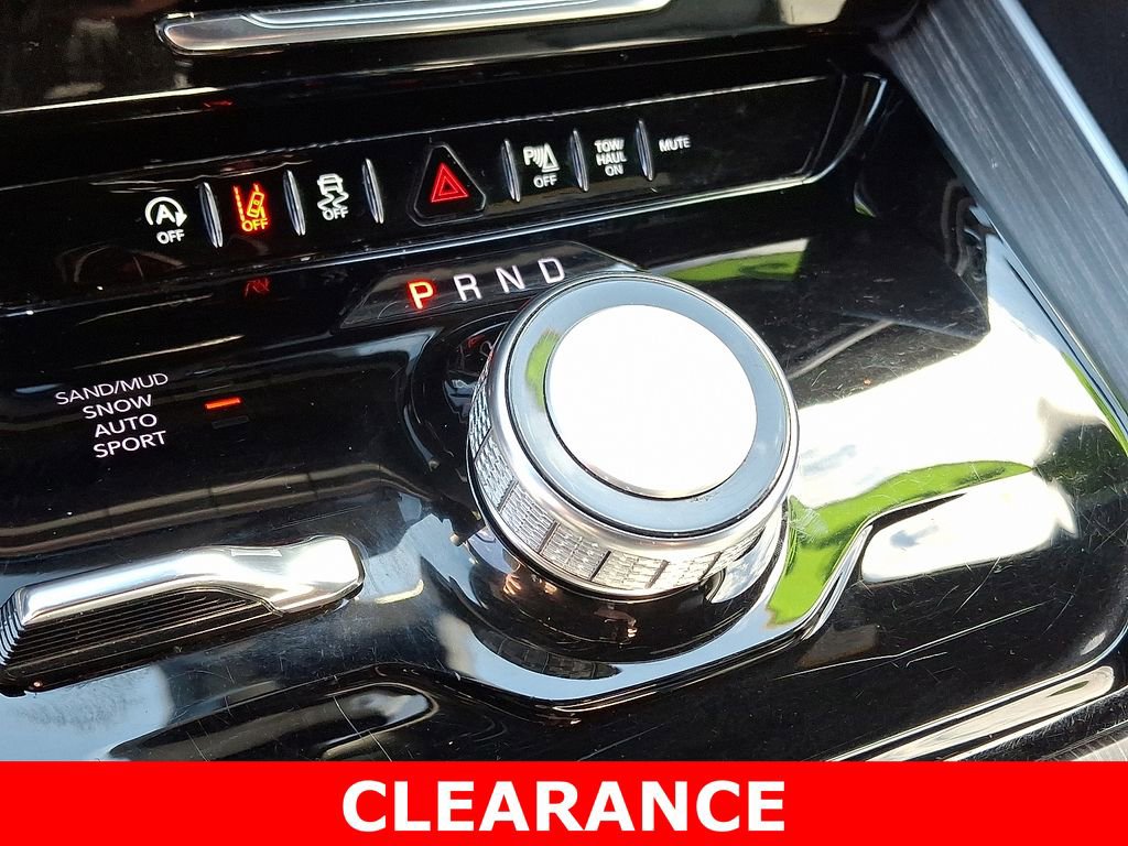 Used 2024 Jeep Wagoneer L Series II w/ Flexible Seating Group image 14