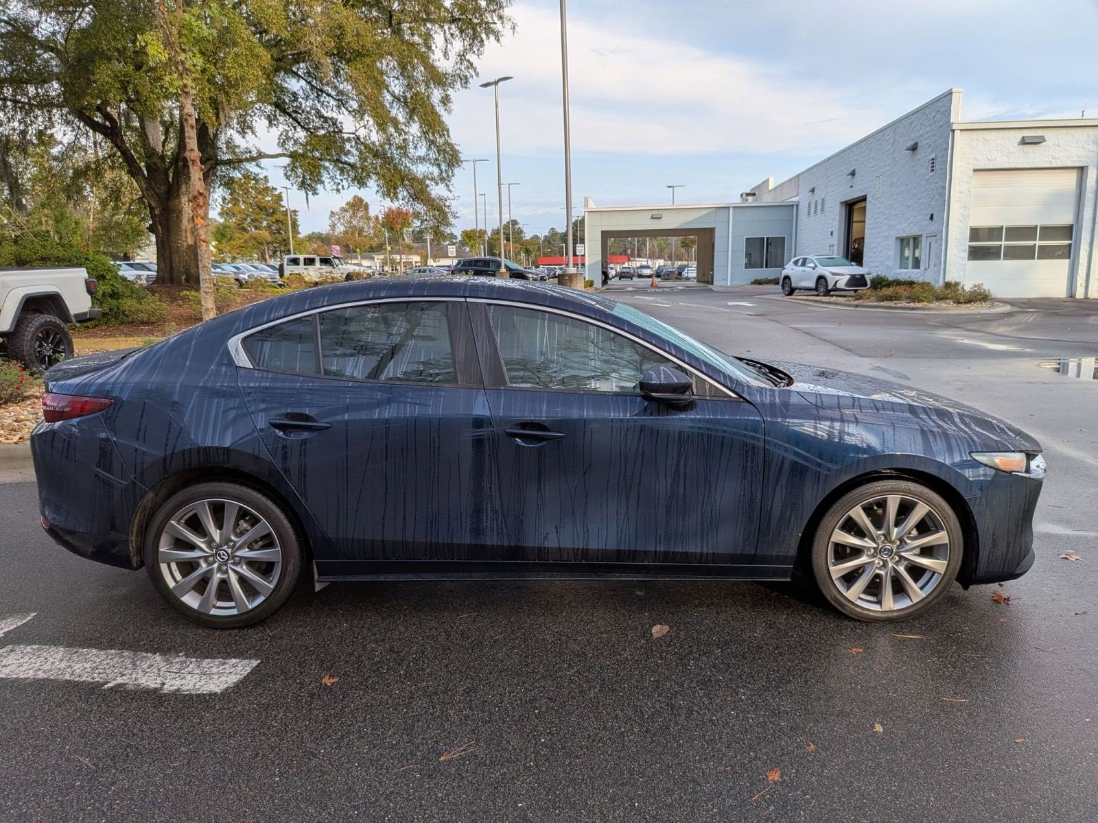 Used 2020 MAZDA MAZDA3 Sedan w/ Select Package image 2