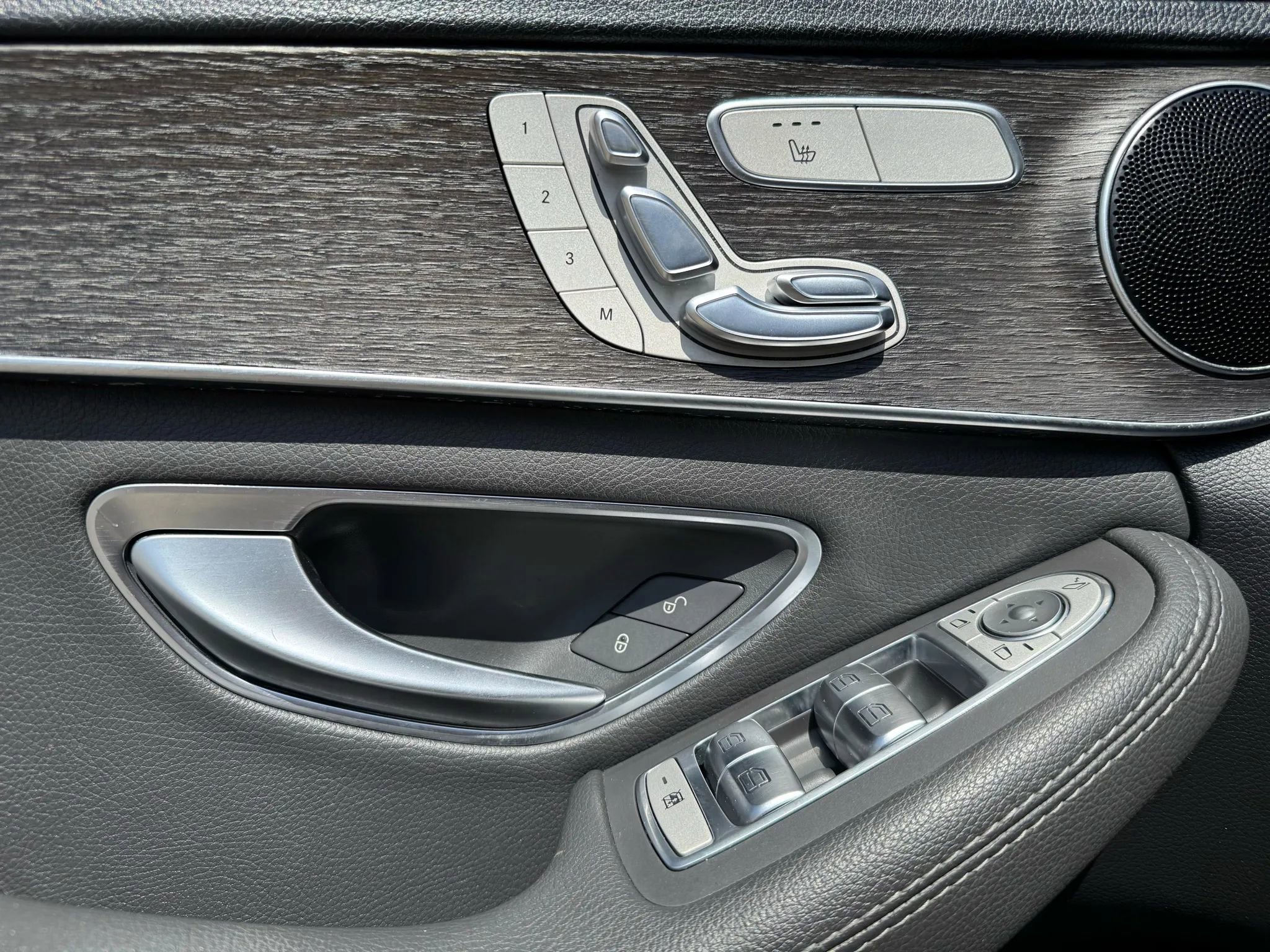 Used 2019 Mercedes-Benz C 300 Sedan w/ Premium Package image 28