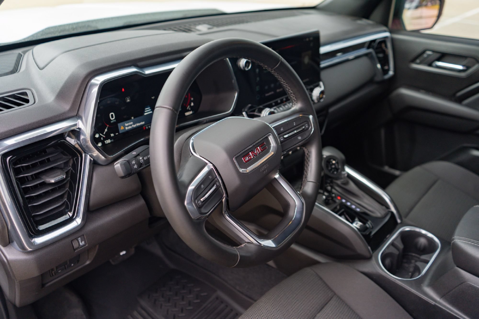 Used 2025 GMC Canyon Elevation w/ Convenience Package RWD image 8