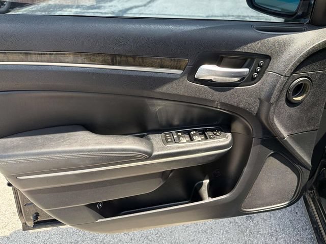 Used 2014 Chrysler 300 C AWD/4WD image 26