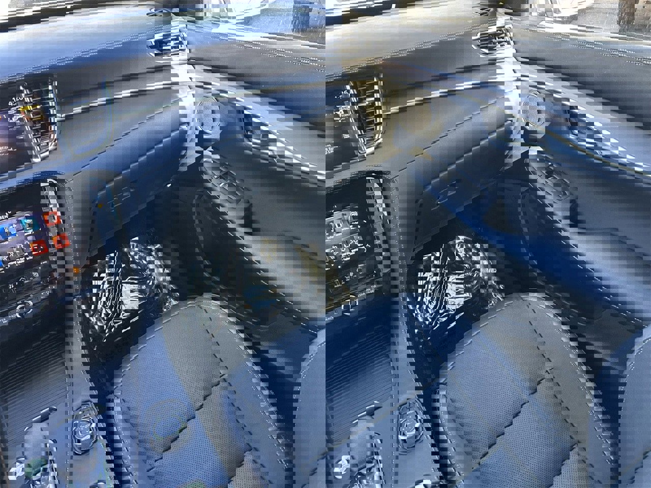 Certified 2022 INFINITI QX50 Luxe w/ Appearance Package image 18